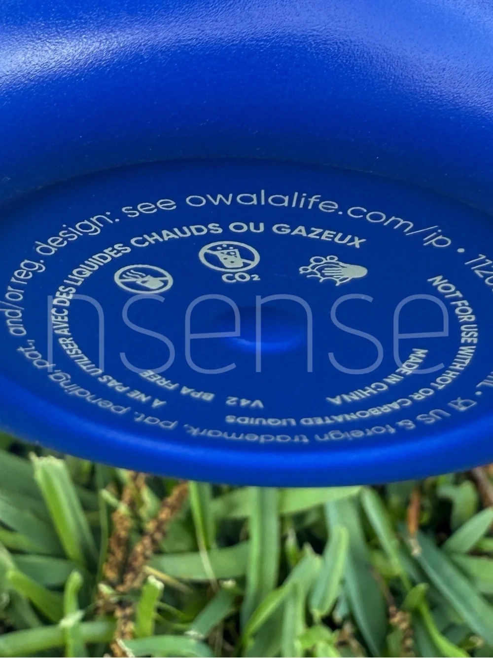 Figs I Owala FreeSip Deep Royal Blue Waterbottle - Picture 13 of 14